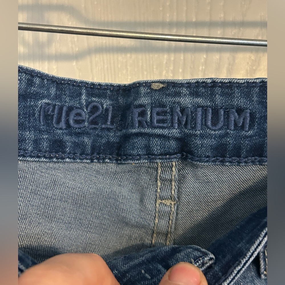 Rue21 | Men's Ripped Blue Jean Shorts | Size 36 - Picture 3 of 6
